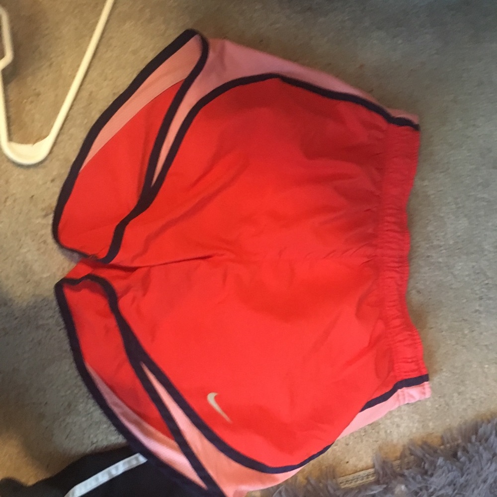 NIKE women Dry Tempo Shorts